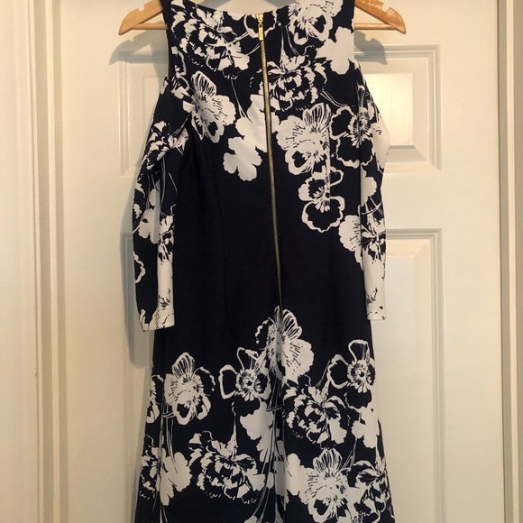 Eliza J cold shoulder dress - Picture 3 of 4